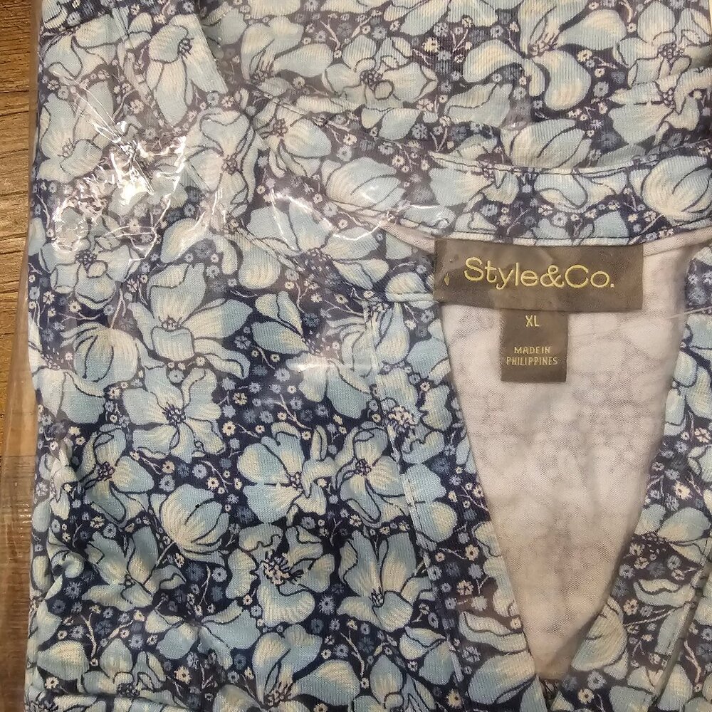 NWT Style & Co Split Neck Popover Floral Top